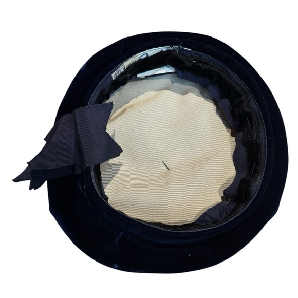 1940s/50s Bete Dark Blue Velvet Beret w/Pin‎ - Picture 6 of 7